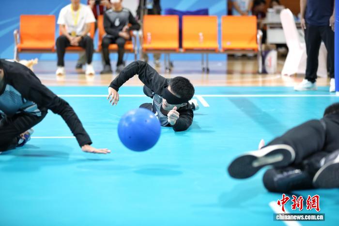 广州残疾人体育运动中心举行盲人门球测试赛，