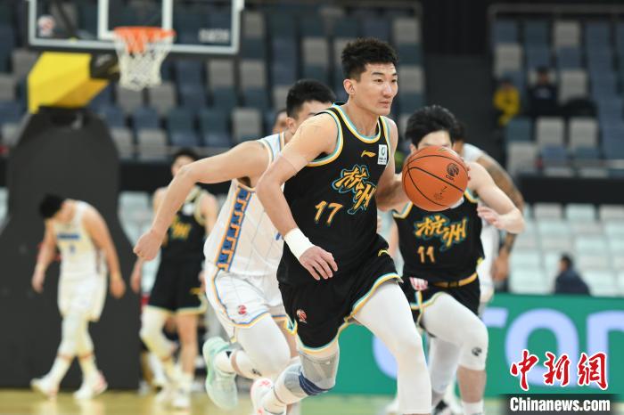 焦点战前瞻：广厦迎战新疆，两强援直接对话成