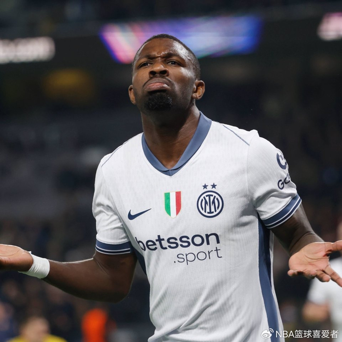 国米锋线核心图拉姆或被出售 转会市场掀波澜