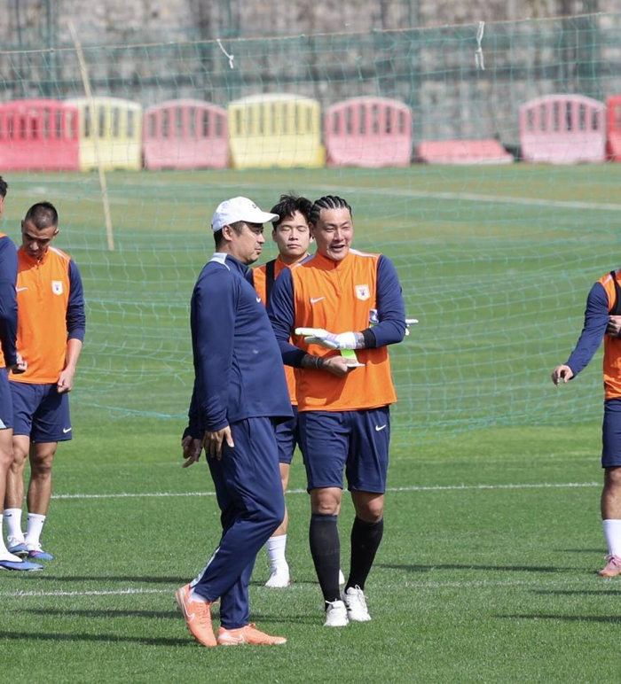 山东泰山备战大连英博 买乌郎复出成关键变招