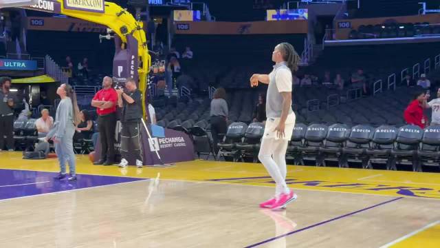 湖人队化学反应持续升温 詹姆斯力挺球队状态