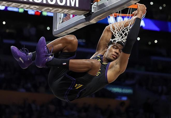 八村塁高效21+7助独行侠终结三连败，湖人两连败